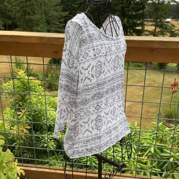 Almost Famous White with Black Aztec Design Pullover with Inset Tank - Picture 3 of 7